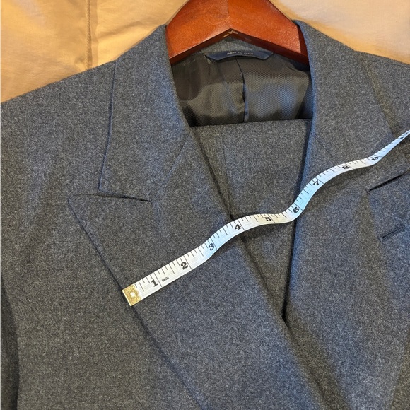 Brooks Brothers 2 piece suit.
